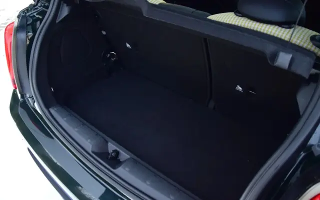 MINI Cooper SE Resolute Edition