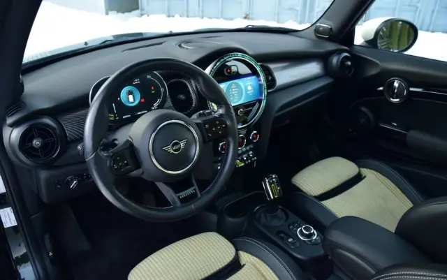 MINI Cooper SE Resolute Edition