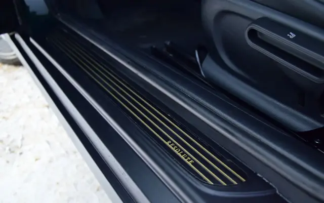 MINI Cooper SE Resolute Edition