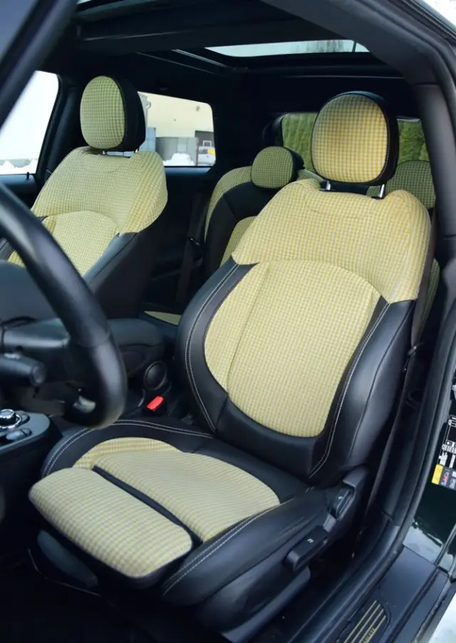 MINI Cooper SE Resolute Edition