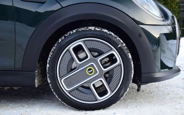 MINI Cooper SE Resolute Edition