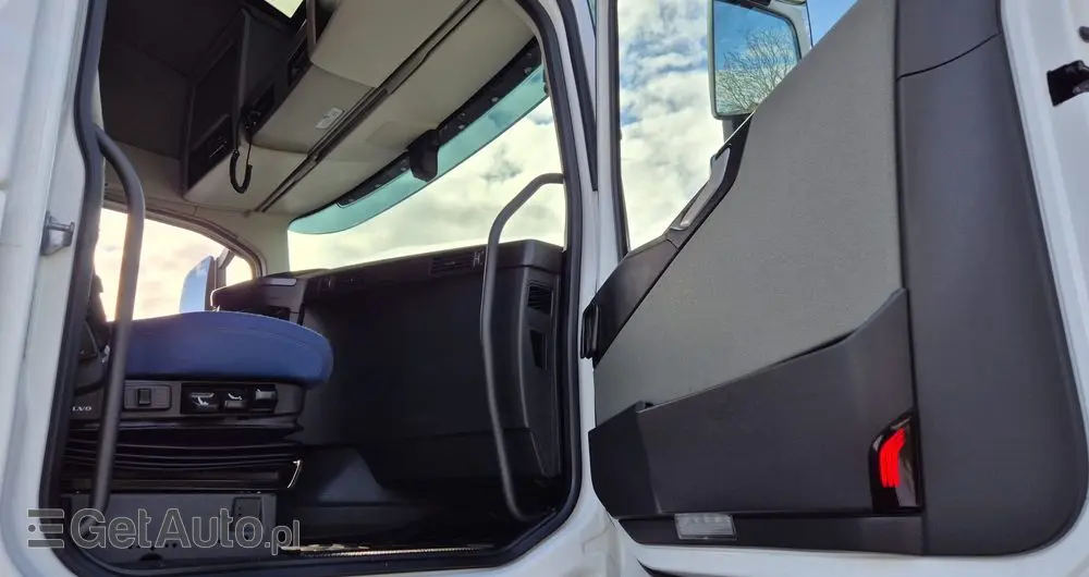 VOLVO VOLVO///FH///460///2021/// GLOBETROTTER///KLIMATYZACJA POSTOJOWA///ZABUDOWY MIĘDZYOSIOWE///WYŚWIETLACZ OBCIĄŻENIA///FULL LED///VIRTUAL COCPIT///STAN BARDZO DOBRY 