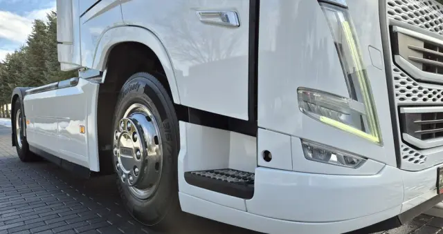 VOLVO VOLVO///FH///460///2021/// GLOBETROTTER///KLIMATYZACJA POSTOJOWA///ZABUDOWY MIĘDZYOSIOWE///WYŚWIETLACZ OBCIĄŻENIA///FULL LED///VIRTUAL COCPIT///STAN BARDZO DOBRY 