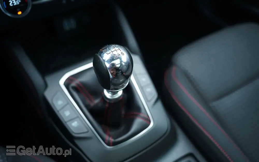 FORD Focus 1.5 EcoBlue Start-Stopp-System ST-LINE