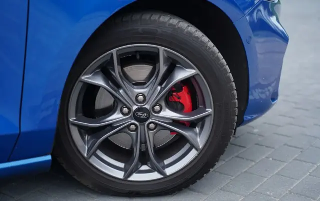 FORD Focus 1.5 EcoBlue Start-Stopp-System ST-LINE