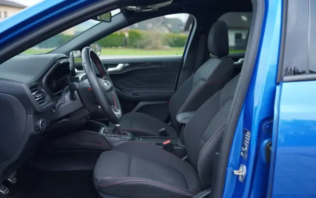 FORD Focus 1.5 EcoBlue Start-Stopp-System ST-LINE