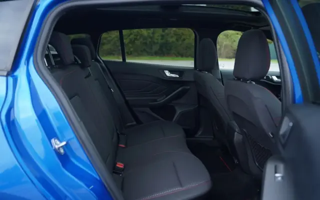 FORD Focus 1.5 EcoBlue Start-Stopp-System ST-LINE