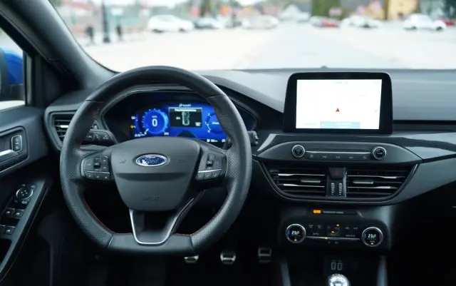 FORD Focus 1.5 EcoBlue Start-Stopp-System ST-LINE