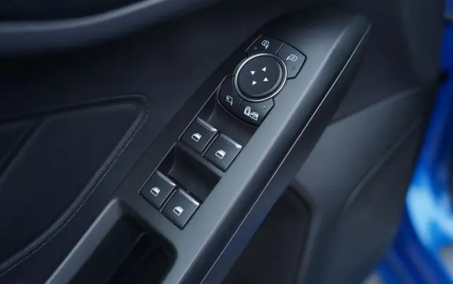 FORD Focus 1.5 EcoBlue Start-Stopp-System ST-LINE