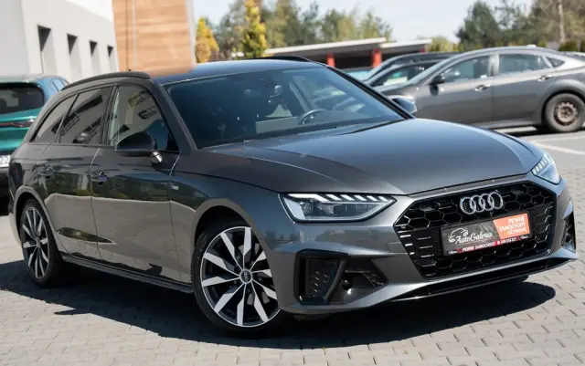 AUDI A4 Avant 35 TFSI S tronic S line