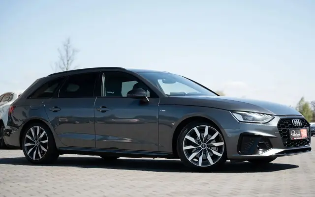 AUDI A4 Avant 35 TFSI S tronic S line