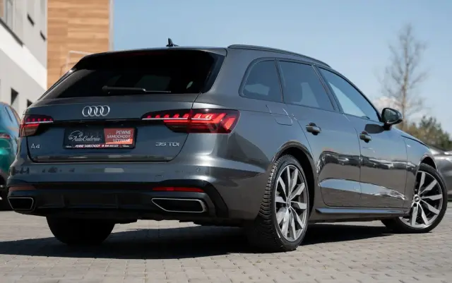 AUDI A4 Avant 35 TFSI S tronic S line