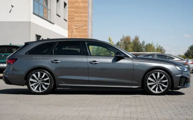 AUDI A4 Avant 35 TFSI S tronic S line