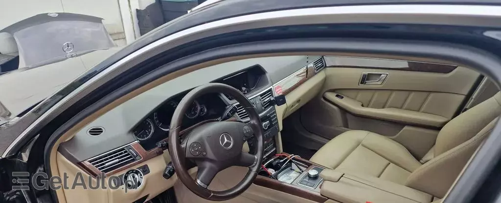 MERCEDES-BENZ Klasa E 