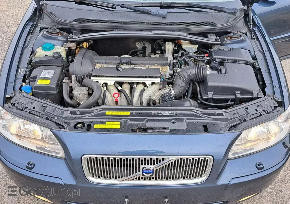 VOLVO V70 