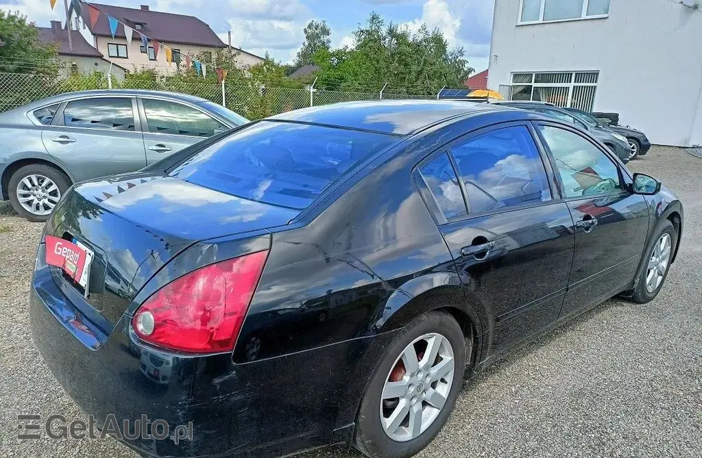 NISSAN Maxima 