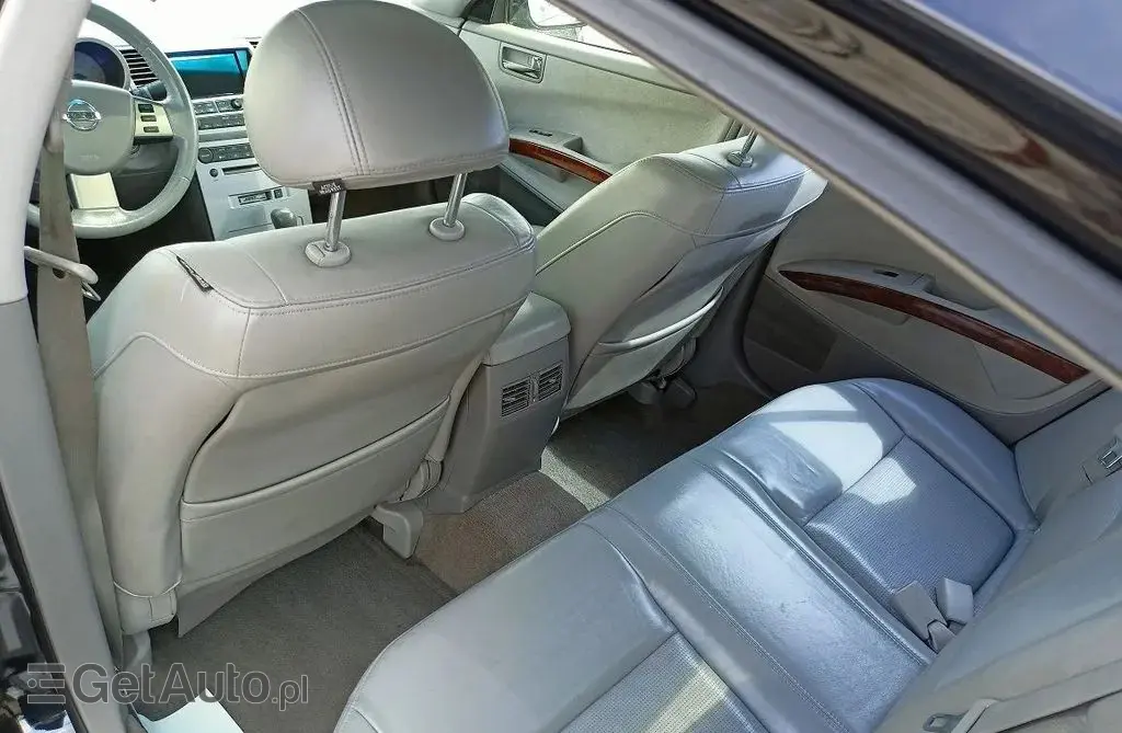 NISSAN Maxima 