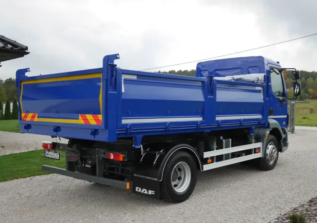 DAF LF 55.220 WYWROTKA 3-STRONNA,DMC 15000KG NISKI PRZEBIEG, STAN IDEALNY 