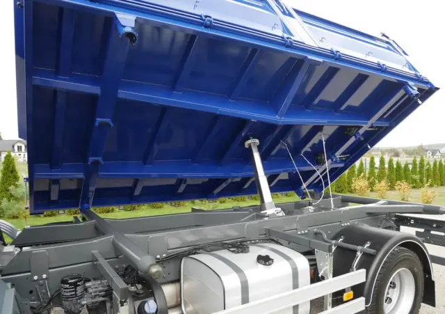 DAF LF 55.220 WYWROTKA 3-STRONNA,DMC 15000KG NISKI PRZEBIEG, STAN IDEALNY 