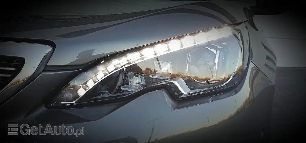 PEUGEOT 308 BlueHDi FAP 130 EAT8 Stop & Start Tech Edition