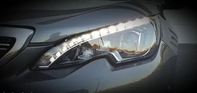 PEUGEOT 308 BlueHDi FAP 130 EAT8 Stop & Start Tech Edition