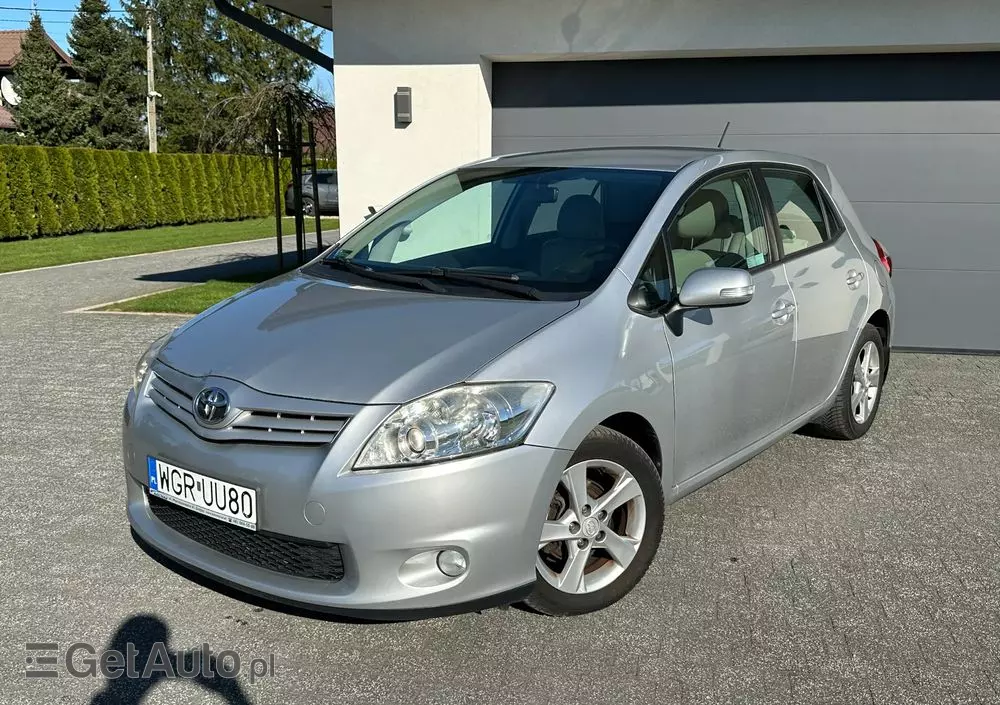 TOYOTA Auris 1.6 Premium