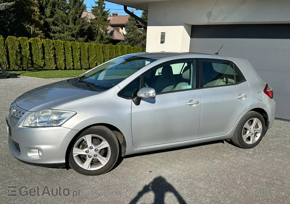 TOYOTA Auris 1.6 Premium
