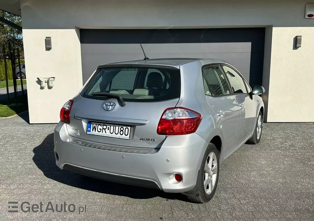 TOYOTA Auris 1.6 Premium