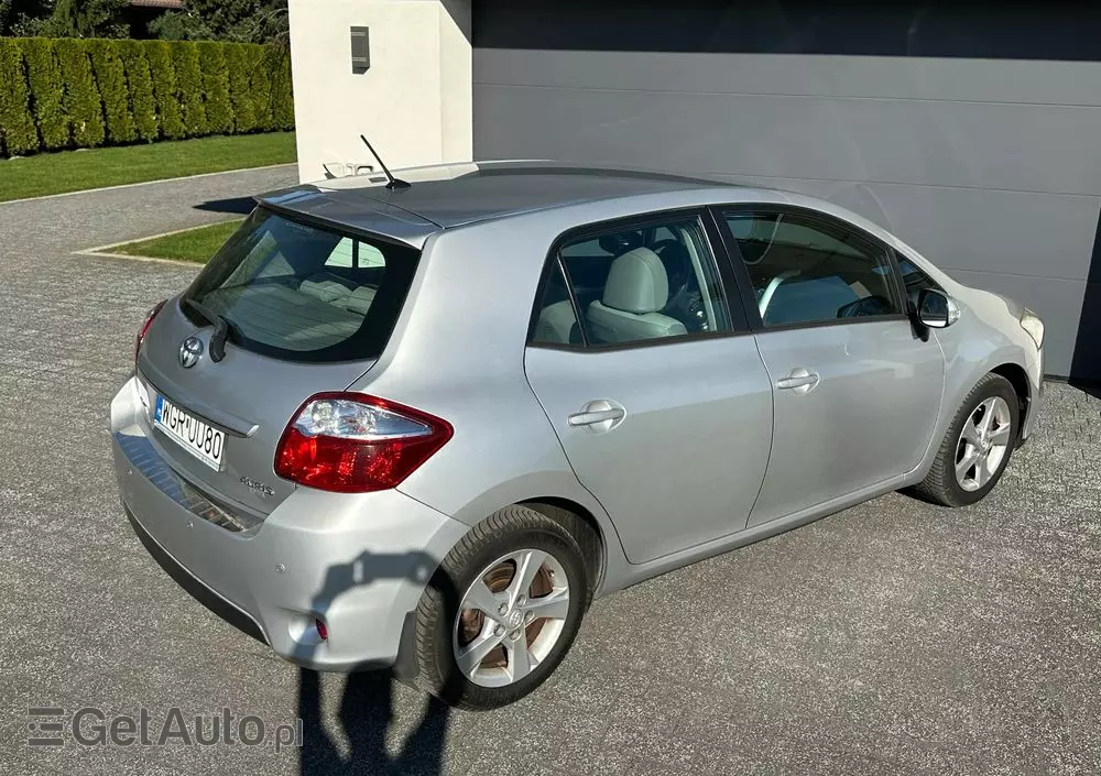 TOYOTA Auris 1.6 Premium