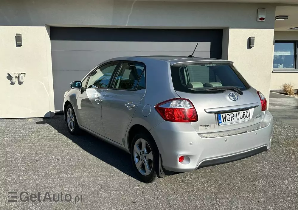 TOYOTA Auris 1.6 Premium