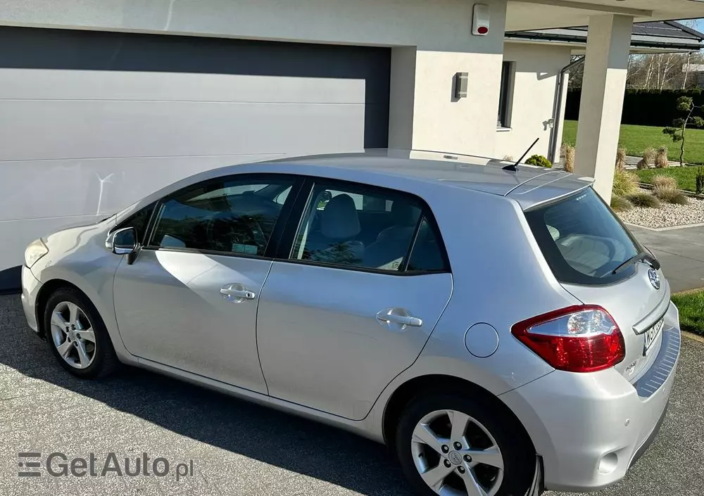 TOYOTA Auris 1.6 Premium