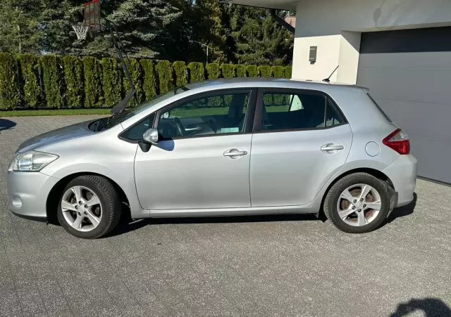 TOYOTA Auris 1.6 Premium