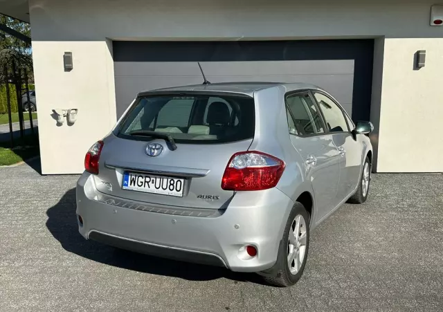 TOYOTA Auris 1.6 Premium