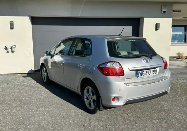 TOYOTA Auris 1.6 Premium