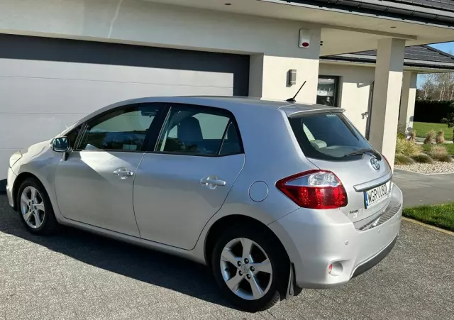 TOYOTA Auris 1.6 Premium