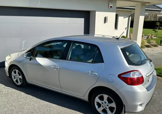 TOYOTA Auris 1.6 Premium