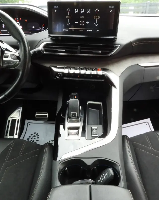 PEUGEOT 3008 1.5 BlueHDi GT Pack S&S EAT8