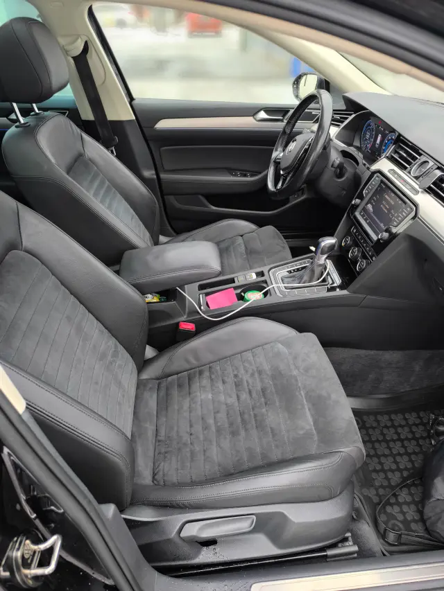 VOLKSWAGEN Passat Highline ACT DSG