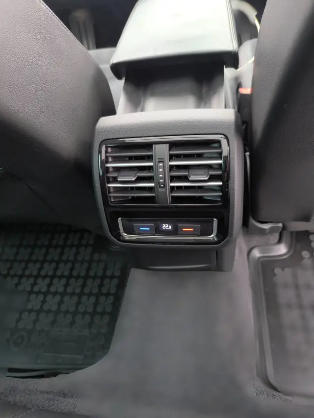 VOLKSWAGEN Passat Highline ACT DSG