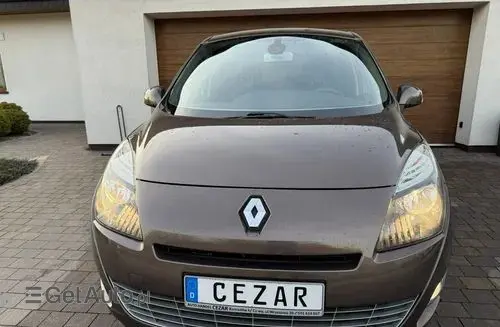RENAULT Grand Scenic 