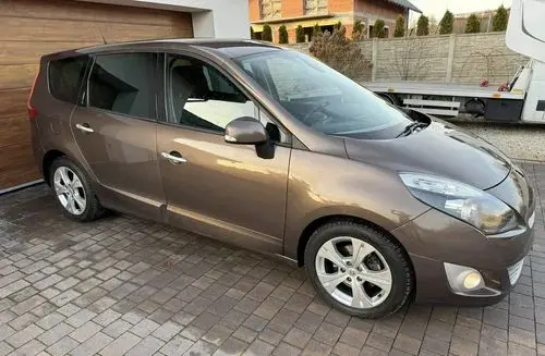 RENAULT Grand Scenic 