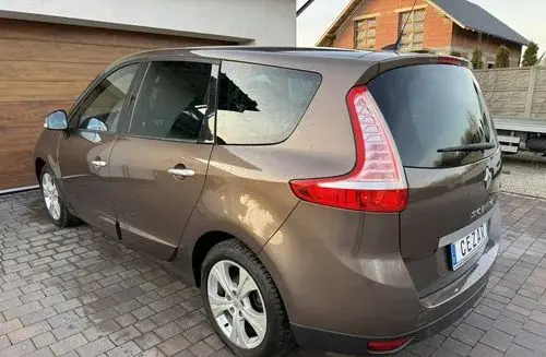 RENAULT Grand Scenic 