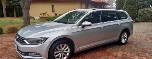 VOLKSWAGEN Passat 1.6 TDI (120 KM)