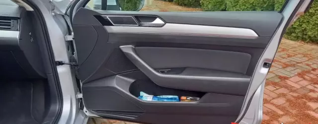 VOLKSWAGEN Passat 1.6 TDI (120 KM)