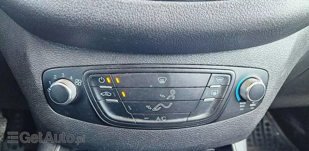 FORD Transit Courier 