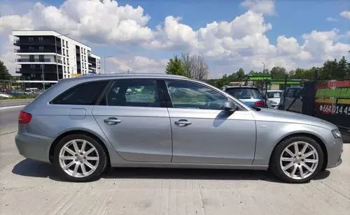 AUDI A4 
