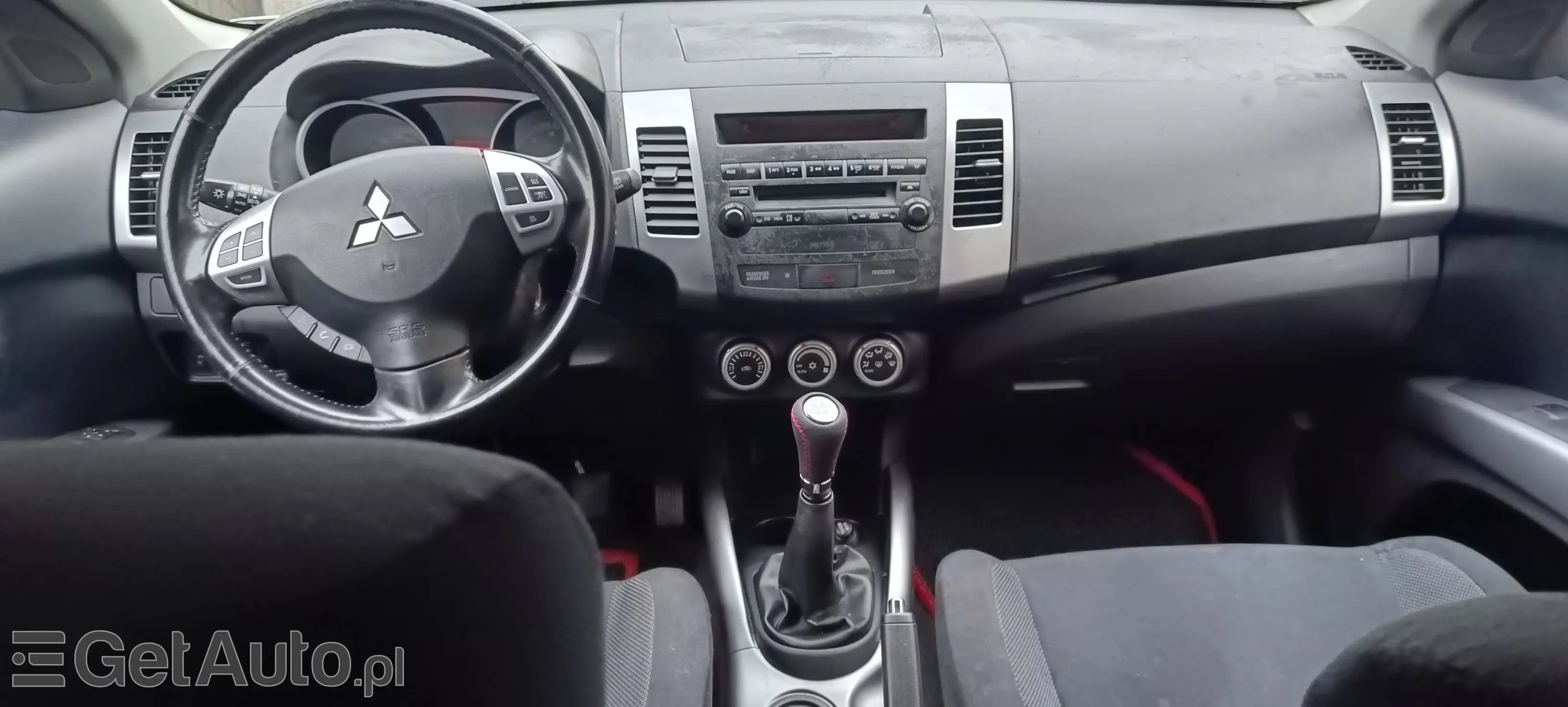 MITSUBISHI Outlander Invite