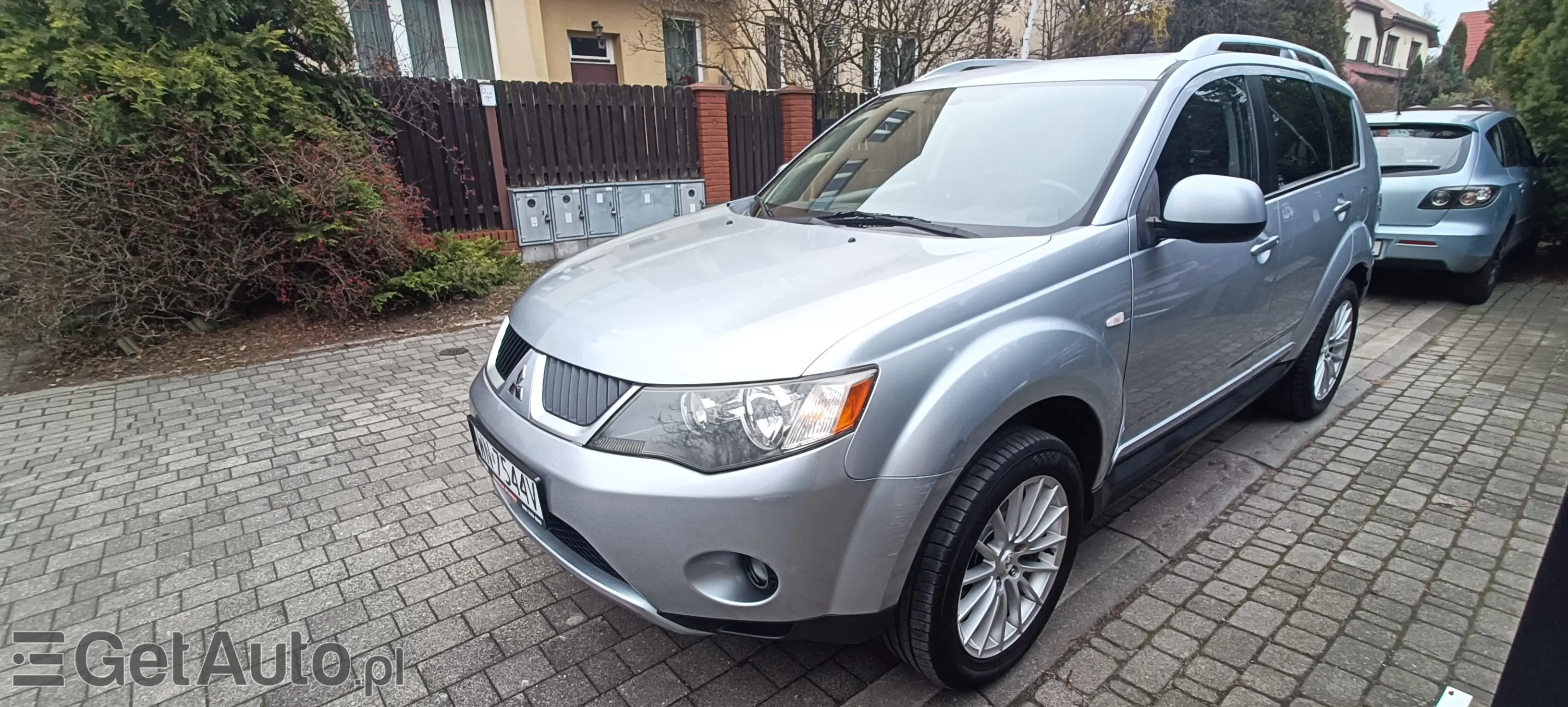 MITSUBISHI Outlander Invite
