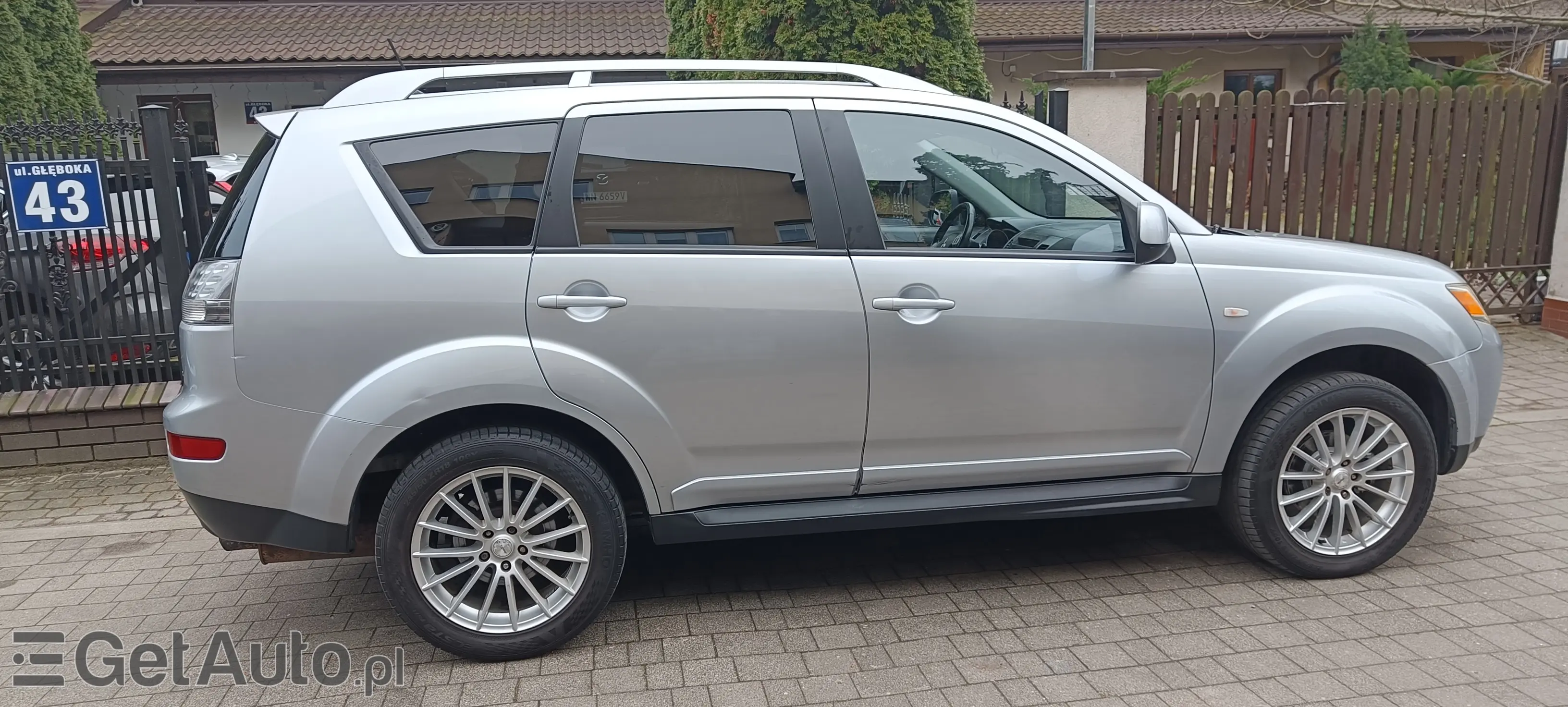 MITSUBISHI Outlander Invite