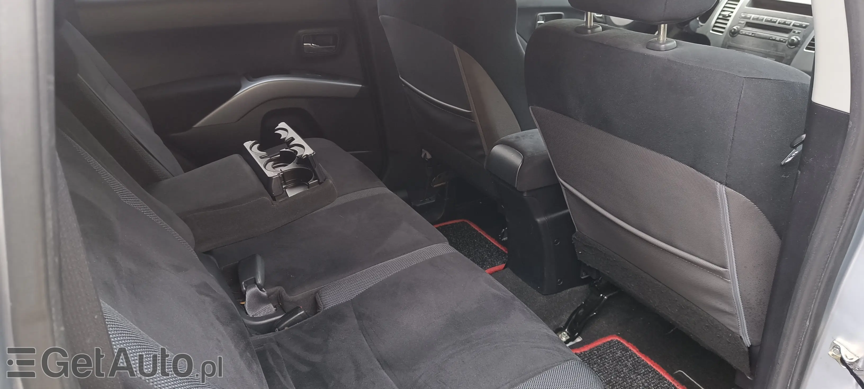 MITSUBISHI Outlander Invite